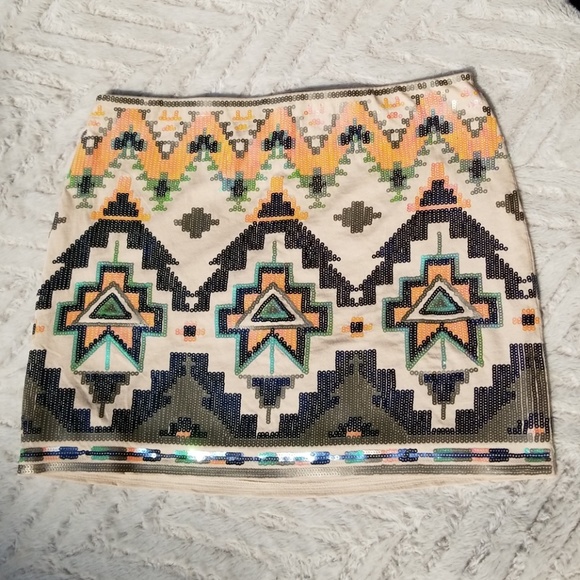 NEW! Express Seqiun Aztec Mini Skirt - Picture 2 of 6